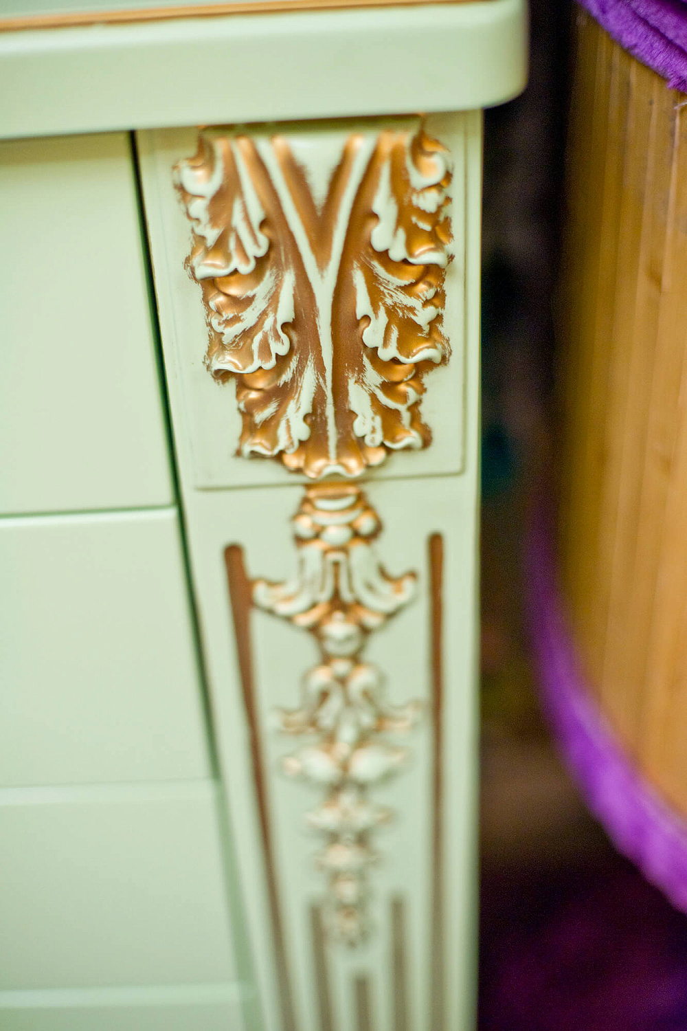 Комод с золотой патиной Ладос Мебель