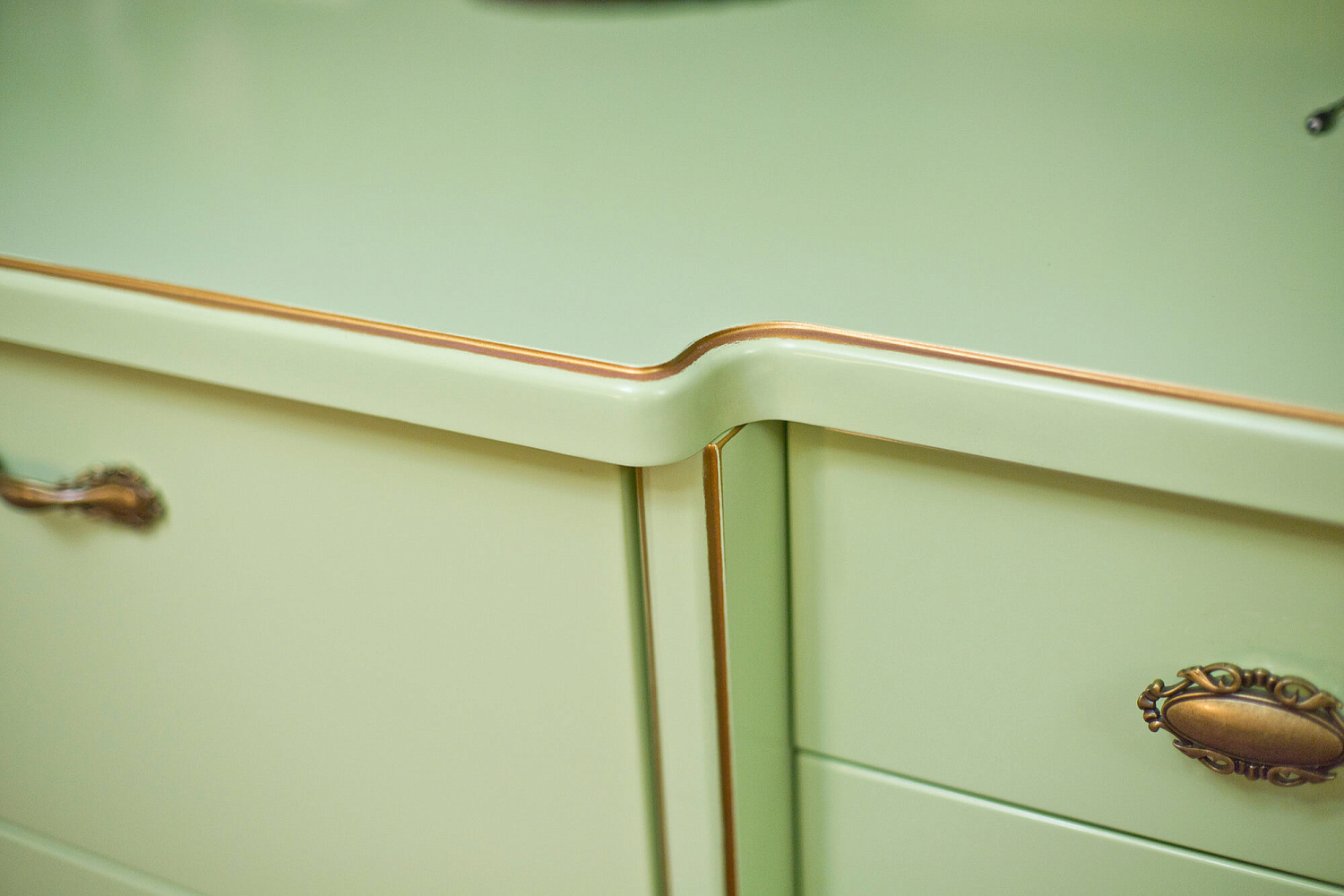 Комод с золотой патиной Ладос Мебель