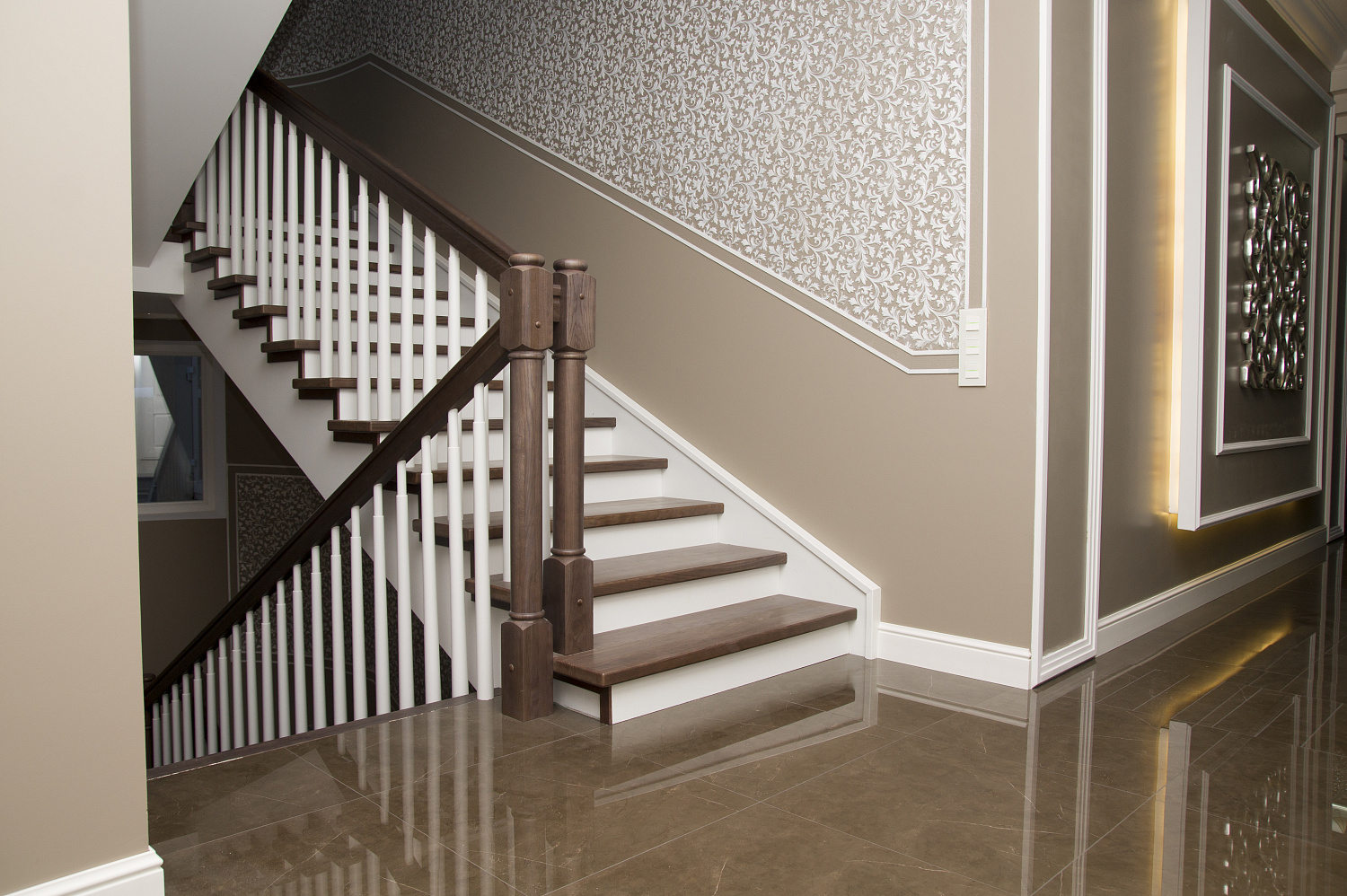 Лестница Компания Елисей